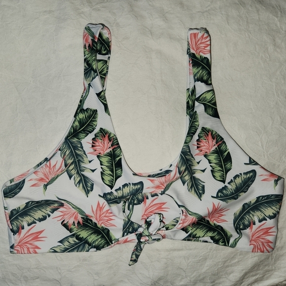 LOT reversible polkadot bikini bottoms - Picture 9 of 9